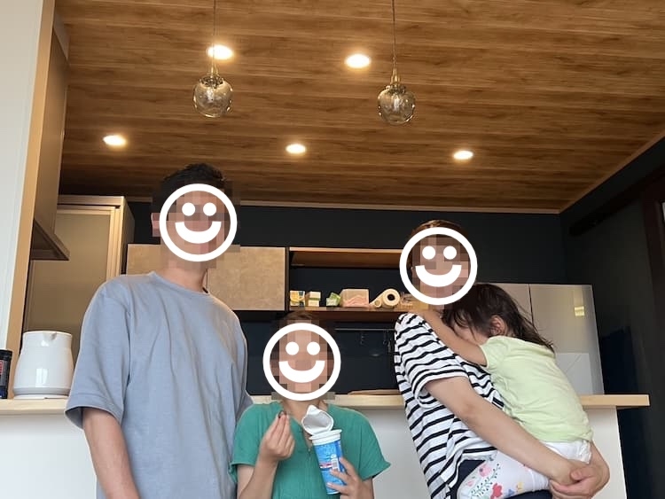 篠島　注文住宅　海を望む白いガルバリウムの家