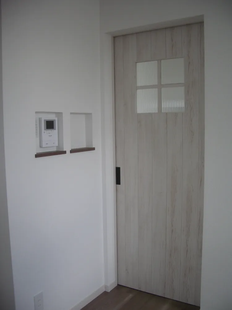 やさしい質感のナチュラル建具